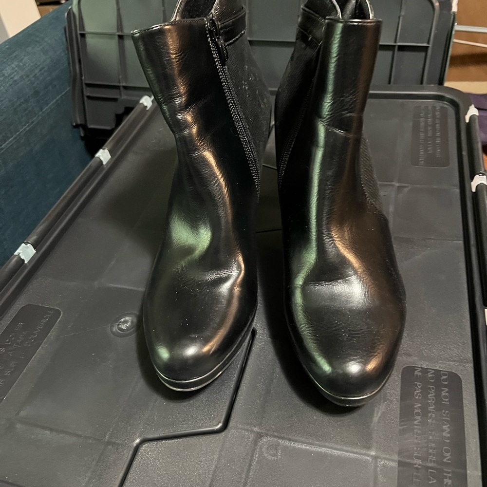 Angel Black Leather Women’s